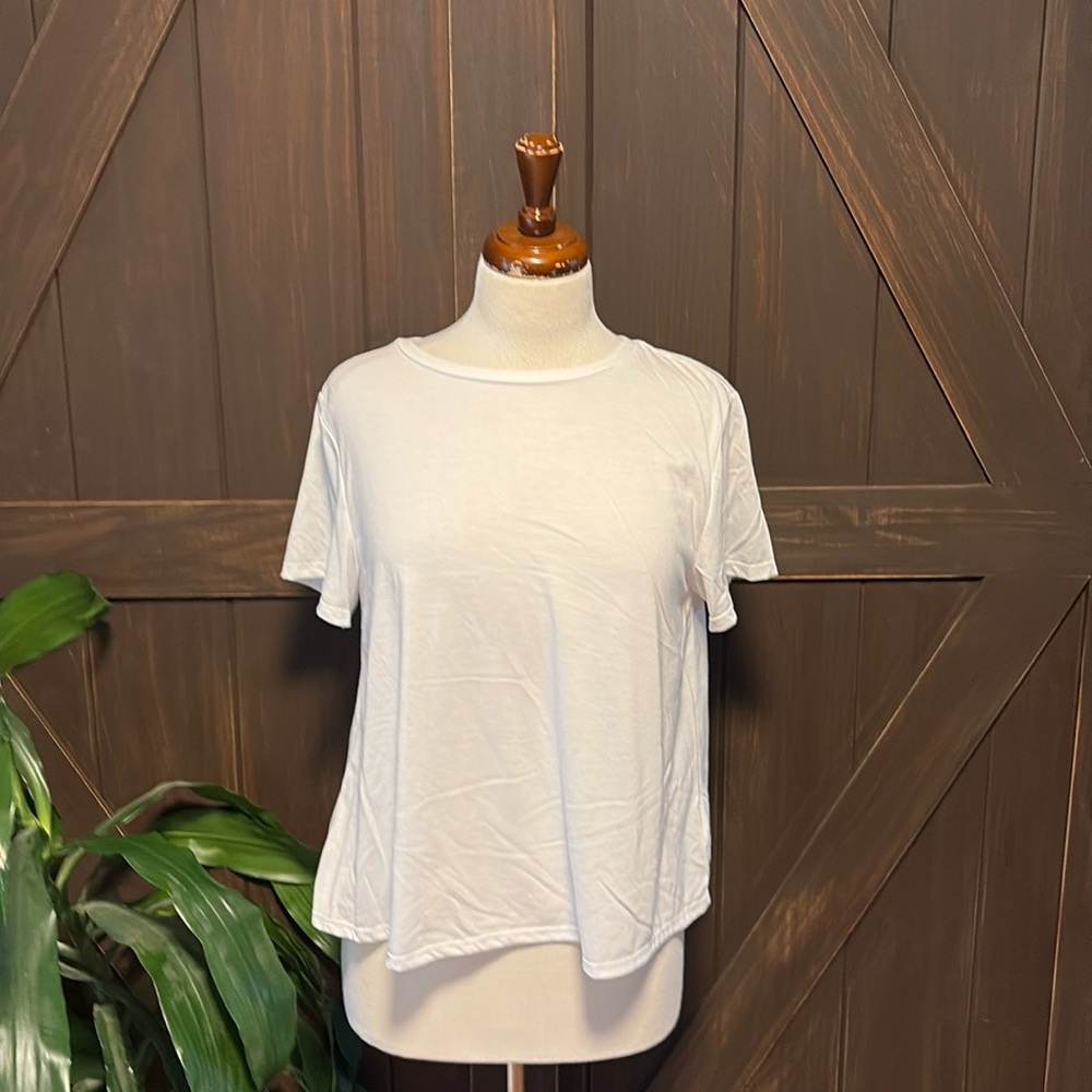 Old Navy Medium Loose fitting workout shirt